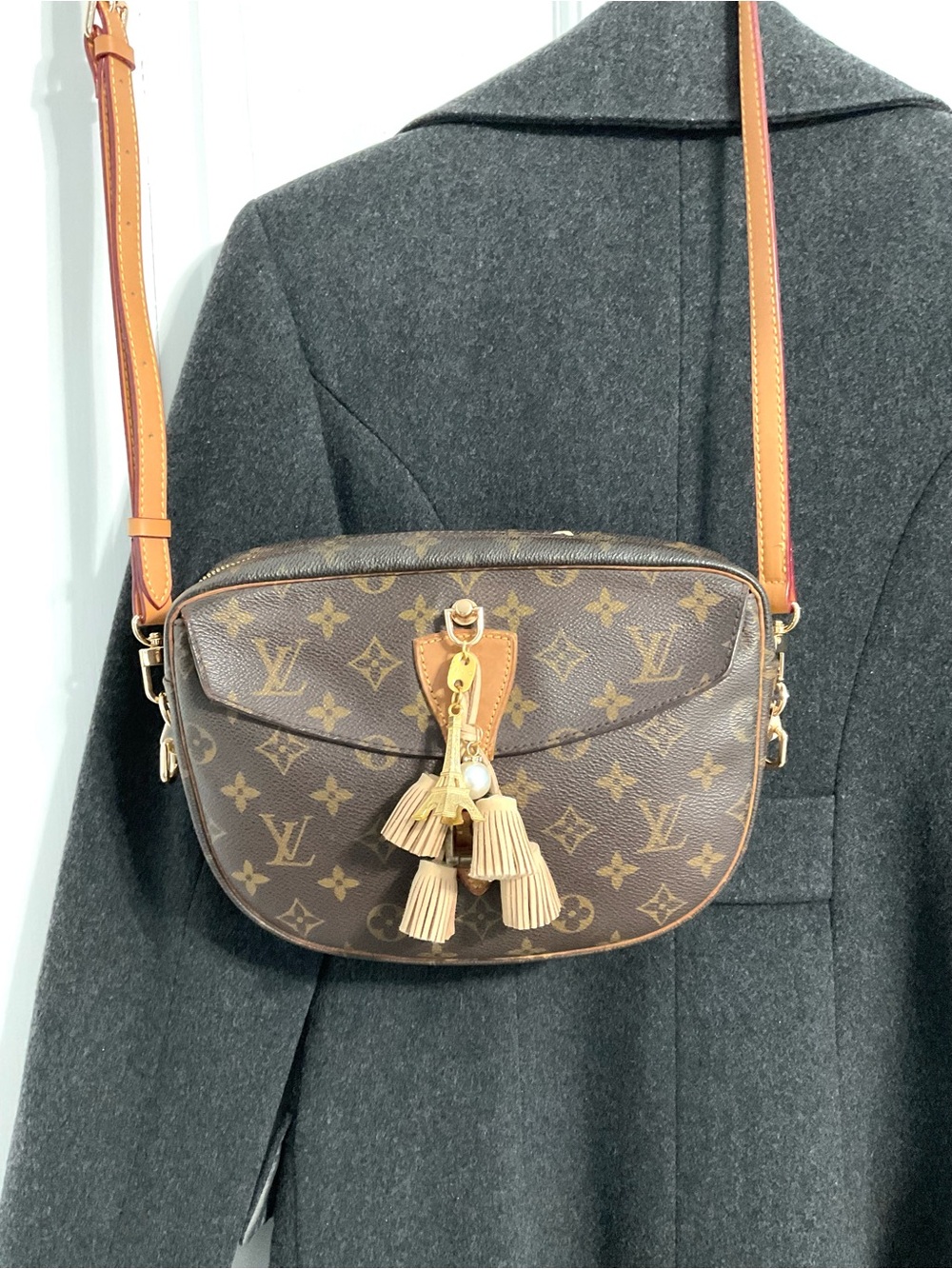 ✅LV AUTHENTIC MONOGRAM BAG
TH8911 LOUIS VUITTON